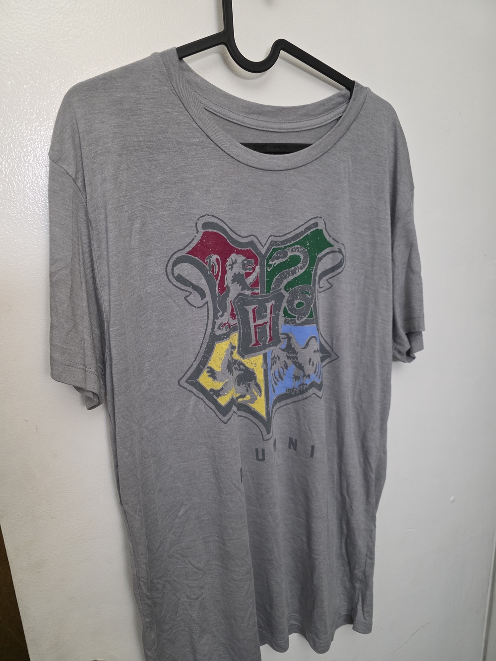 Gray Short Sleeve Graphic Tee with Multicolor Crest